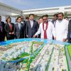 Sri Lanka President Mahinda Rajapaksa and Chinese President Xi Jinping inspect the model structure of the “Colombo Port City”. Photo: Mahinda Rajapaksa (CC BY-NC 2.0).