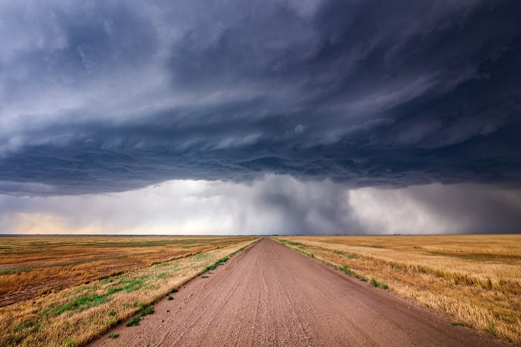 Panorama internacional: nubes de tormenta a la vista. Una tormenta se avecina sobre Kansas (EEUU). Foto: Raychel Sanner (@raychelsnr)