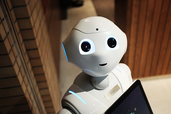 Robot Pepper. Foto: Alex Knight on Unsplash
