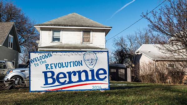 Mural en favor de Bernie Sanders en Des Moines, capital de Iowa. Foto: Phil Roeder / Flickr