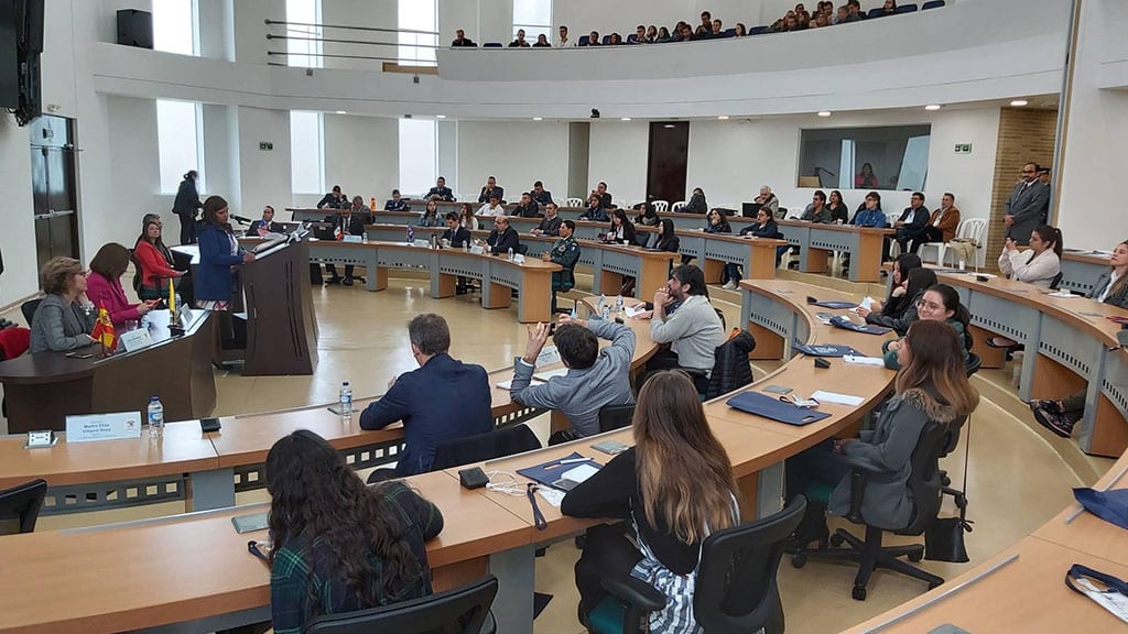 Ayuda y seguridad: tendencias en la UE. Simposio Internacional Escenarios Emergentes de Cooperación Internacional Medio Ambiente y Seguridad. Foto: Universidad Militar Nueva Granada (@lamilitar).