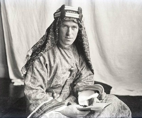 Toma de Áqaba. Thomas Edward Lawrence (1919). Foto: Lowell Thomas (fotógrafo) vía Wikimedia Commons (Dominio público). Blog Elcano
