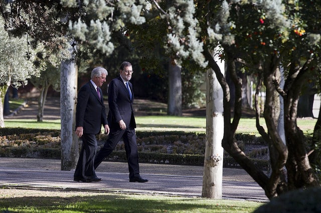 Tabaré Vázquez, presidente de Uruguay, y Mariano Rajoy en los jardínes de La Moncloa. Foto: La Moncloa / Flickr (CC BY-NC-ND 2.0). Blog Elcano