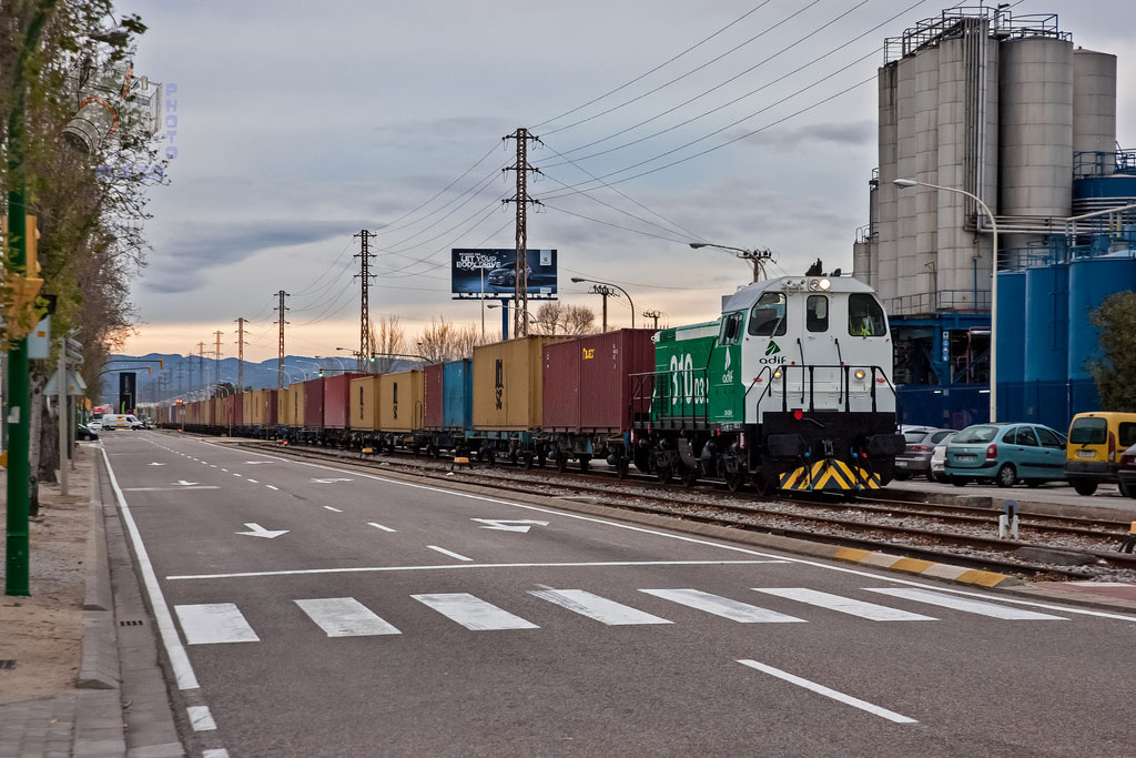 El comercio exterior español en 2018: ¿cambio de tendencia? Tren de mercancias en el centro Logístico de Can Tunis. Foto: Aleix Cortés (CC BY-NC-ND 2.0).