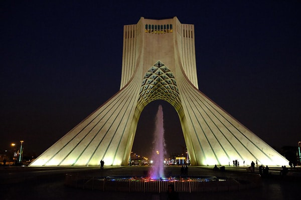Torre azadi en Teherán, Irán- Foto: Aritz Beraza (CC BY-NC-ND 2.0)