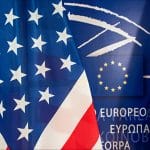 Bandera de EEUU en el Parlamento Europeo, con motivo de la visita de Joe Biden en 2015. Foto: © European Union 2015 - European Parliament (CC BY-NC-ND 2.0)