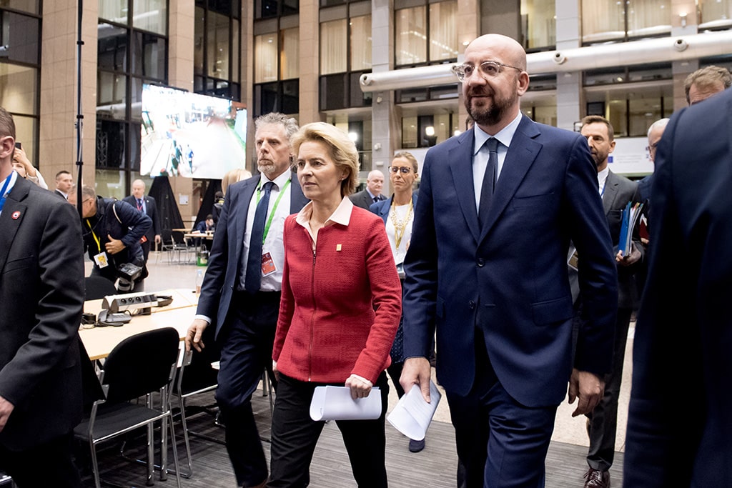 Llegada de Ursula von der Leyen, presidenta de la Comisión Europea, y Charles Michel, presidente del Consejo Europeo, al Consejo Europeo extraordinario sobre el presupuesto de la UE. Foto: Etienne Ansotte / ©European Union, 2020. EC – Audiovisual Service. Blog Elcano