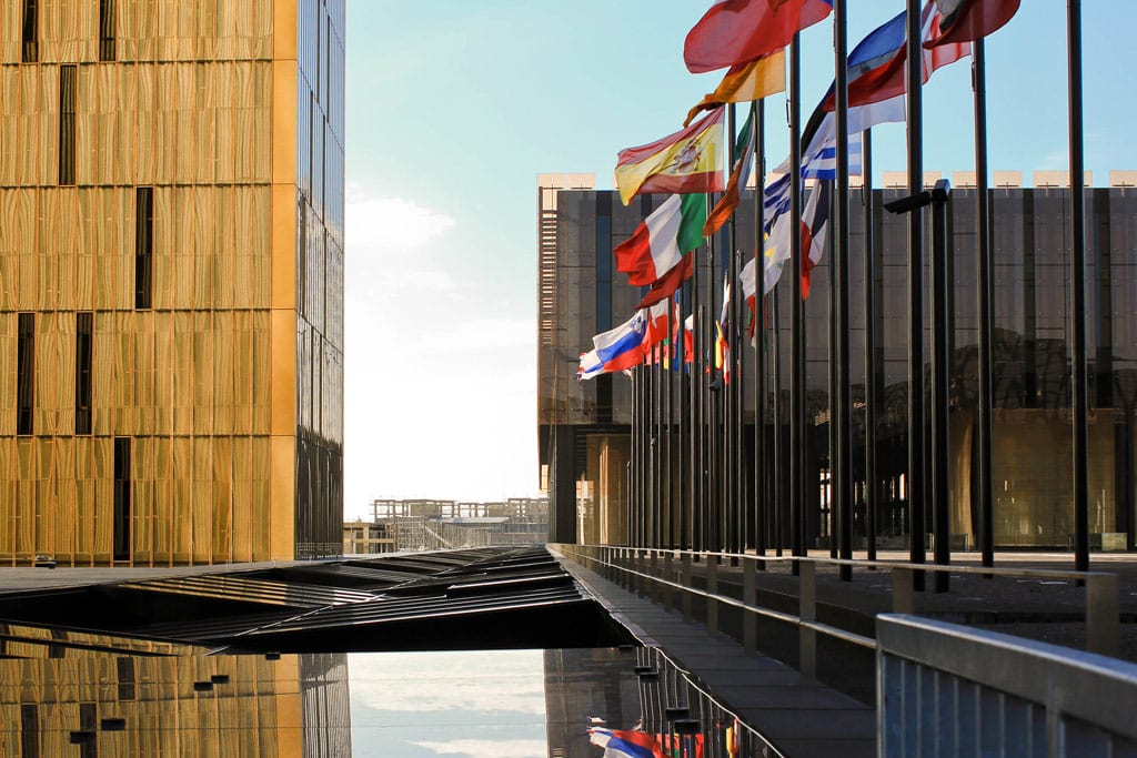 Restoring the rule of law within the EU. In judges we trust. Outside the EU Court of Justice. Photo: Katarina Dzurekova (CC BY 2.0). Elcano Blog