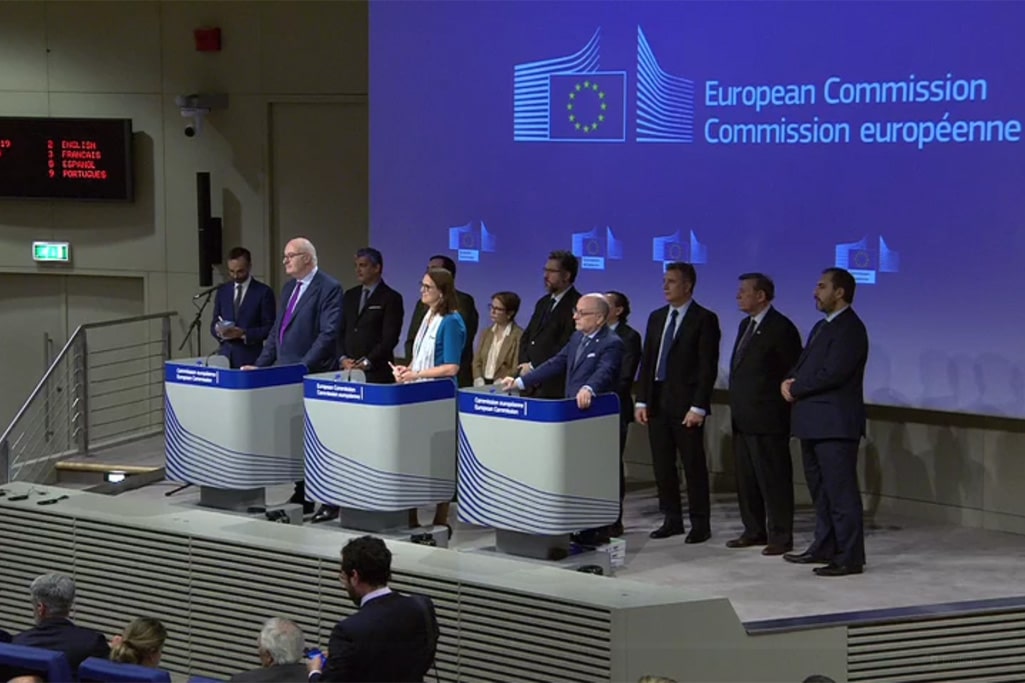 Joint press conference on EU-Mercosur trade negotiations (28/6/2019). In front: Phil Hogan, Cecilia Malmström and Jorge Marcelo Faurie. Image via EC Audiovisual Services. Elcano Blog