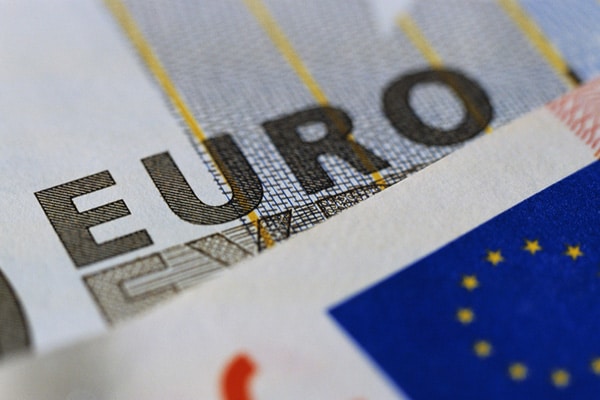 Euro Currency Bank Notes. Image via Harvard Kennedy School. Elcano Blog.