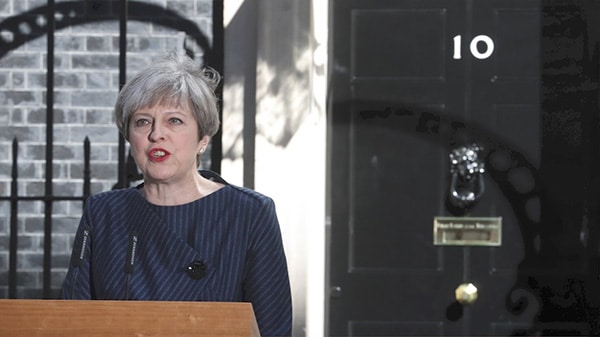 May: elecciones, legitimidad y tentación