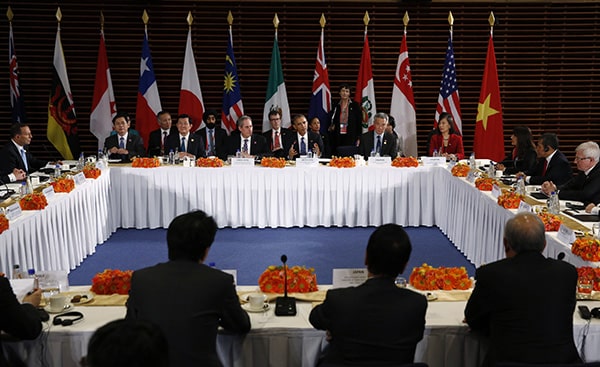 EEUU acorrala a China. El presidente de EEUU Barack Obama y los líderes de los países miembros Acuerdo de Asociación Transpacífico (TPP).