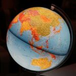 Las cadenas globales de valor en la nueva globalización. Globo terráqueo iluminado. Foto: Pixabay. Blog Elcano