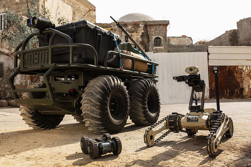 Plataformas robóticas tácticas (killer robots). Foto: Robobotics (vía Wikimedia Commons / CC BY-SA 4.0). Blog Elcano