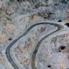 Excavación en una mina de tierras y minerales raros en Xinjiang, China