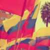 Elecciones en Colombia. Imagen de múltiples banderas del país en la calle