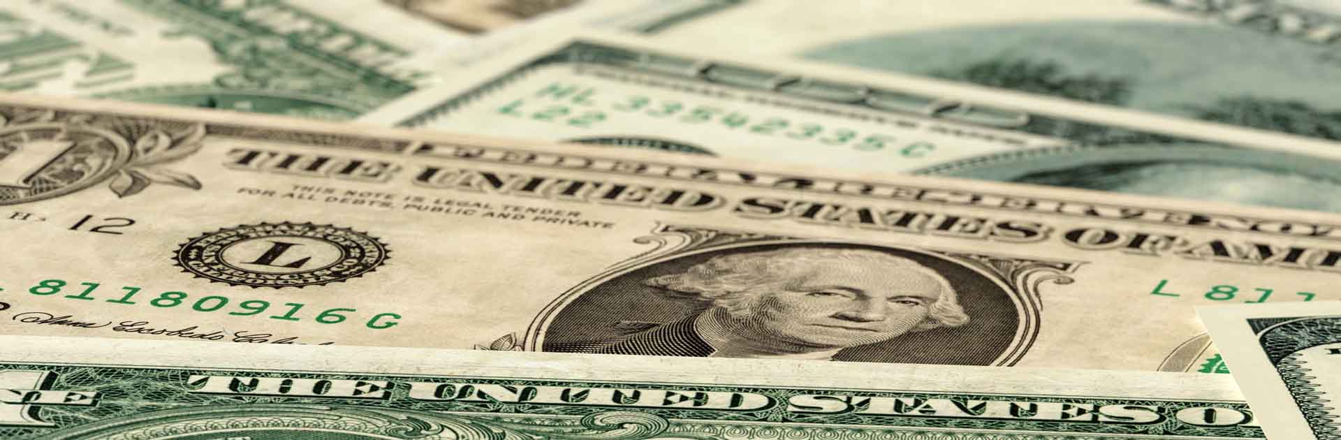 ¿Está América Latina preparada para otro “Momento Volcker”? Primer plano de los billetes en dólares