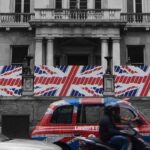 Banderas del Reino Unido en una calle de Londres