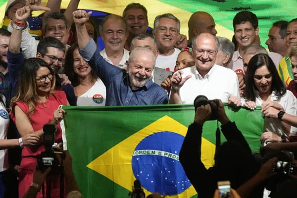 Luiz Inácio Lula da Silva celebra la victoria en la segunda vuelta de las Elecciones en Brasil