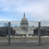 Estrategia de Seguridad Nacional. Valla de seguridad de alambre de púas alrededor del edificio del capitolio de los Estados Unidos después del asalto del 6 de enero de 2021