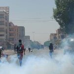 Grupo de manifestantes en las calles de Jartum, capital de Sudán, durante las protestas civiles en 2022