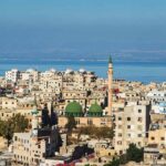 Recurrentes fracturas gubernamentales y dilemas de reconocimiento internacional en Libia. Foto panorámica de Trípoli, capital de Libia, en 2016
