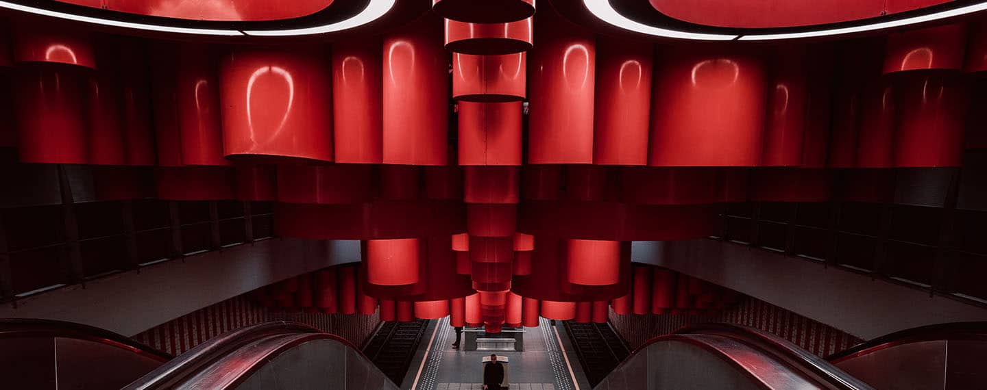 Efecto Bruselas. Una estación de metro con una imagen futurista en la ciudad de Bruselas, Bélgica