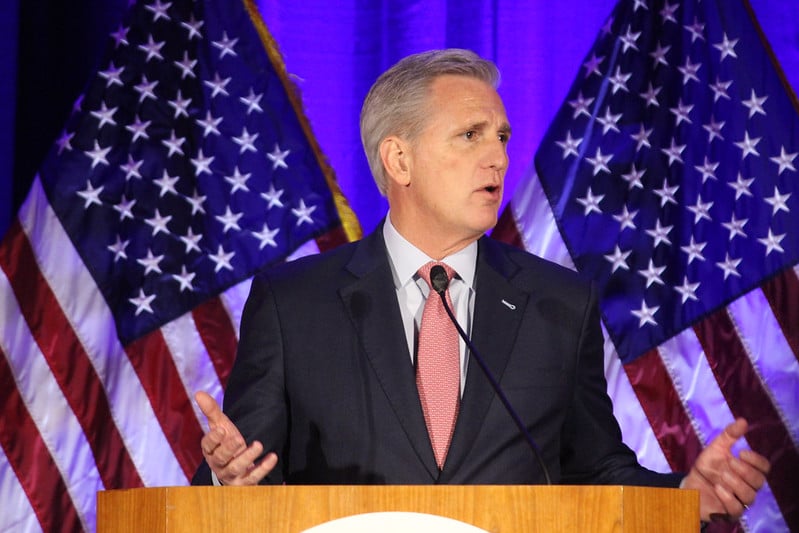 Kevin McCarthy en la cena Elephant Remembers en Omaha, EEUU (29/02/2020). Foto: Matt Johnson / Right Cheer (CC BY 2.0 Deed)