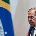 Serguéi Lavrov, ministro de Relaciones Exteriores de Rusia, llega para una rueda de prensa tras reunirse con su similar brasileño, Mauro Vieira, en el Palacio de Itamaraty en Brasilia (Brasil)