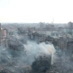 Edificios residenciales situados a 150 m de la Torre Palestina, destruidos durante la primera semana de intensos bombardeos de la aviación israelí. Daños colaterales