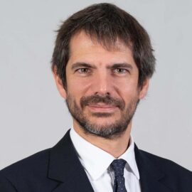 Ernest Urtasun Domènech. Ministro de Cultura. Patronato del Real Instituto Elcano
