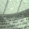 Foto del detalle de los textos del monumento a las víctimas del 11-M en Madrid, España, con un filtro de color verde. Yihadistas en España