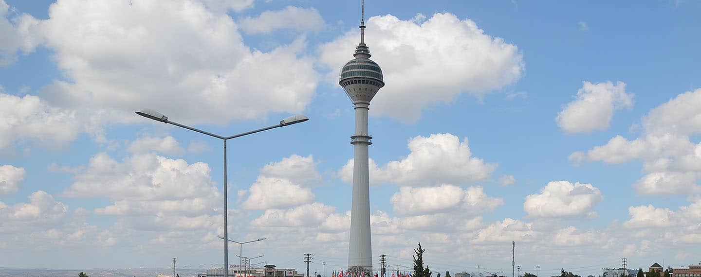 Torre de televisión en Beylikduzu, Estambul.