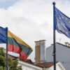 Banderas de la OTAN, la UE y Lituania en Vilna.