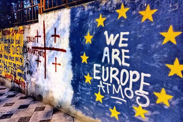 Pintada en una calle de Tiflis (Georgia) con motivo de las protestas de abril-mayo de 2024. Foto: Jelger Groeneveld (CC BY 2.0 Deed)