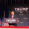 Donald Trump en un mitin de campaña en el Rochester Opera House de Rochester, Nuevo Hampshire.