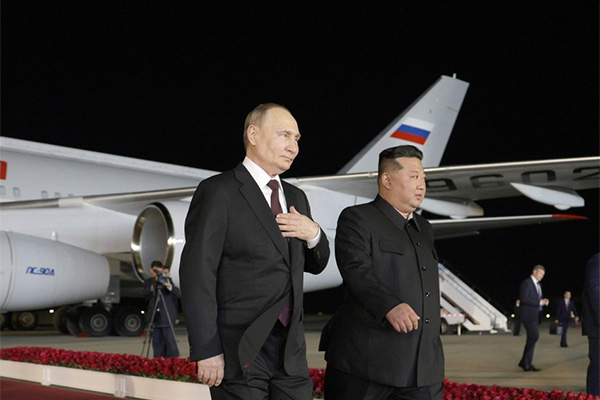 Vladimir Putin a su llegada a Pyongyang (Corea del Norte) con Kim Jong-un. Foto: Kremlin.ru (CC BY 4.0)
