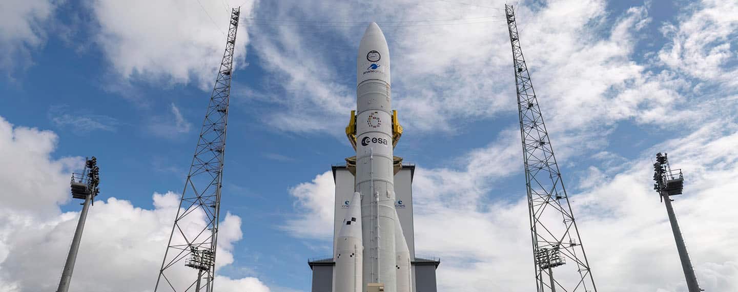 Cohete Ariane 6 en su plataforma de lanzamiento del puerto espacial europeo de la Guayana Francesa, el 20 de junio de 2024.