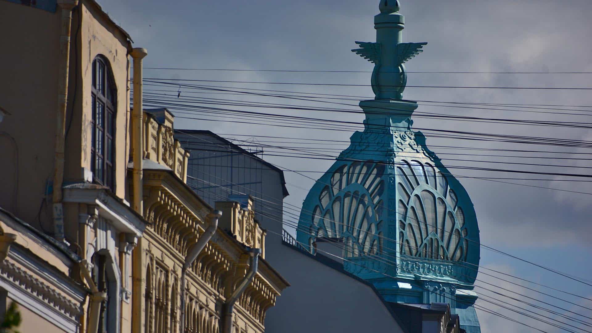Detalle de fachadas de edificios de varias épocas en San Petersburgo, Rusia