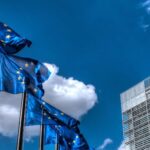 Banderas de la Unión Europea (UE) en el edificio Berlaymont en Bruselas, Bélgica.