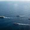 Grupo de ataque del portaaviones USS Gerald R. Ford de la Marina y los B-52 de la Fuerza Aérea que operan conjuntamente en apoyo de la misión Operación Lanza del sur (Southern Spear) del Comando Sur de Estados Unidos (13/11/2025).
